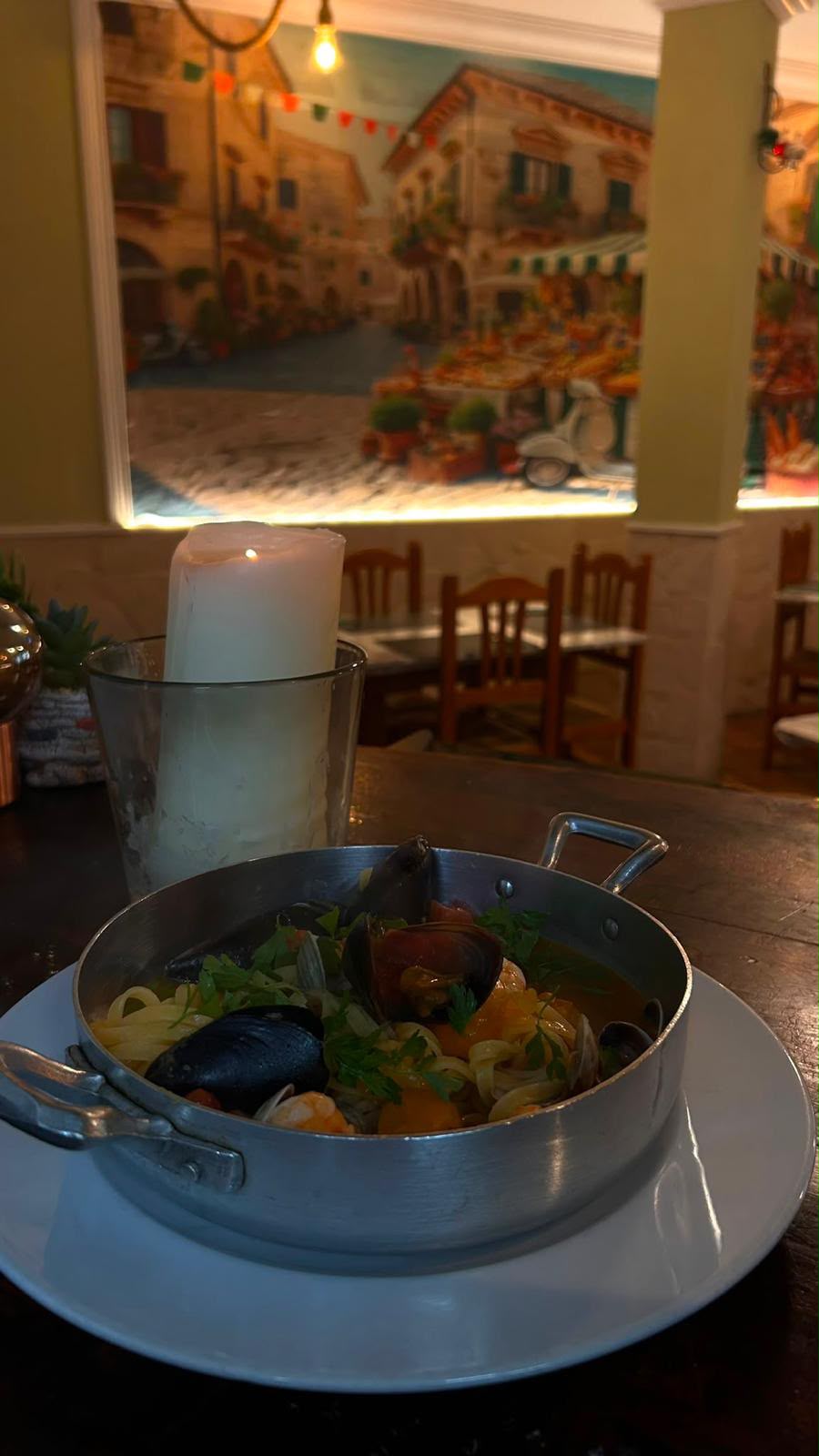 Linguine con almejas, mejillones y gambas